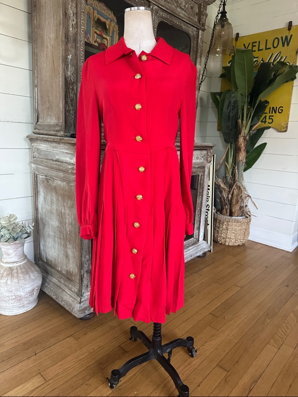 BERGDORF & GOODMAN DAVID HAYES LUXURY VINTAGE RED GOLD BUTTON PLEATED DRESS 1960
